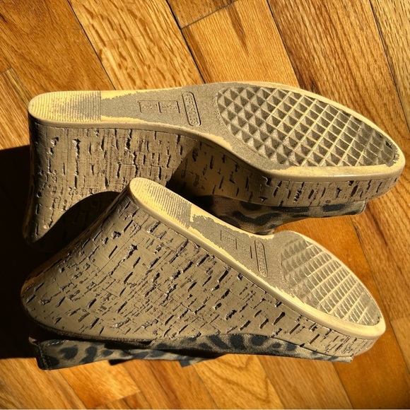 Aerosoles HeelRest Animal Print Sling Back, Peep Toe Espadrille Sandals. Size 8 - Picture 3 of 3